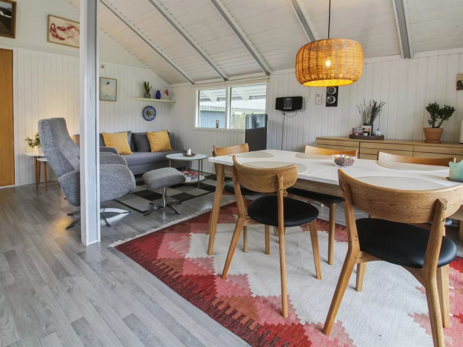 "Rosalie" - 29km from the sea-Inside