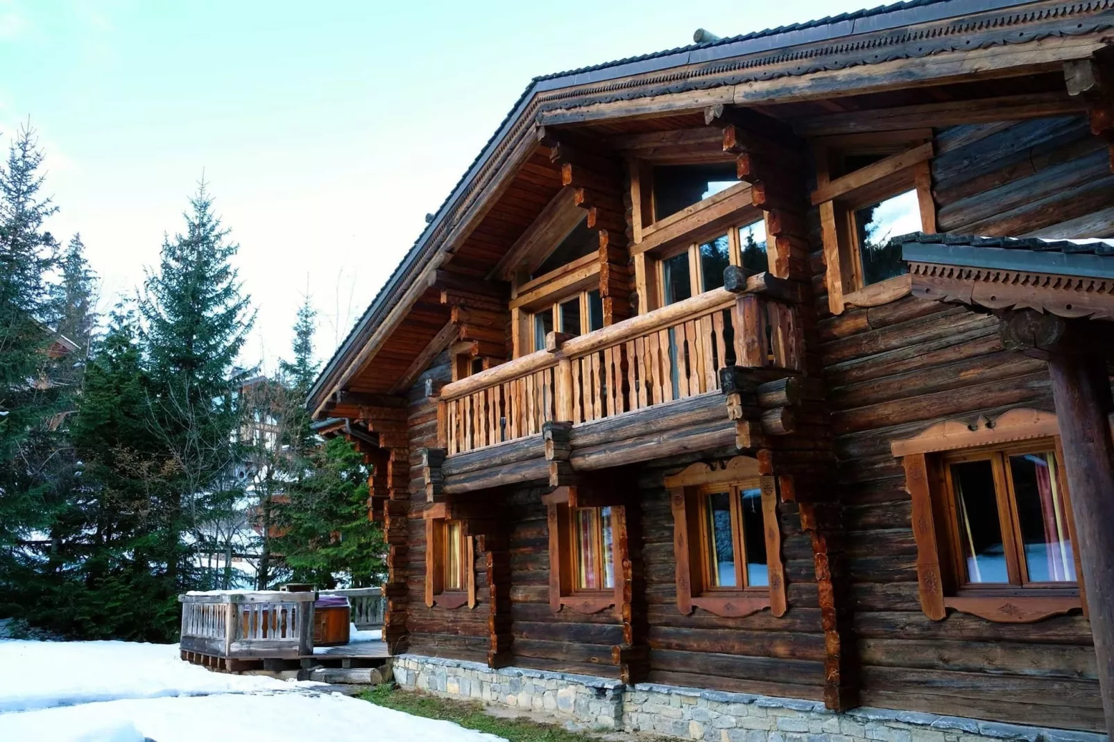 Chalet Elliot Est-Exterior winter