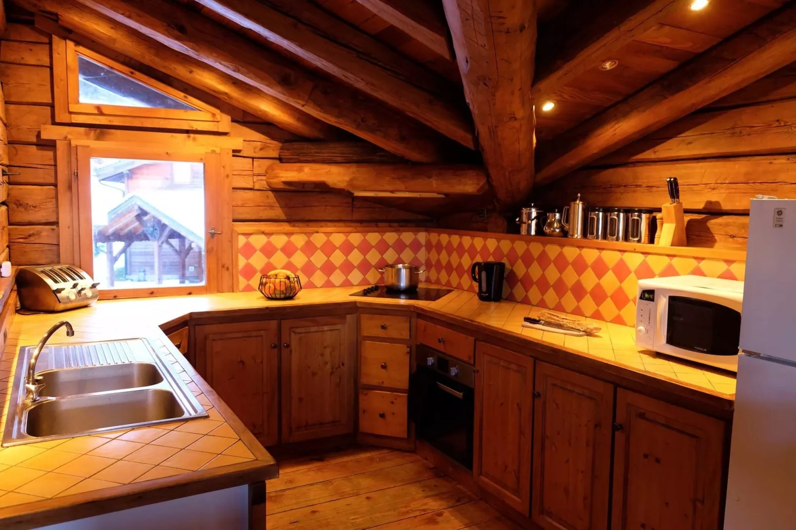 Chalet Elliot Est-Kitchen