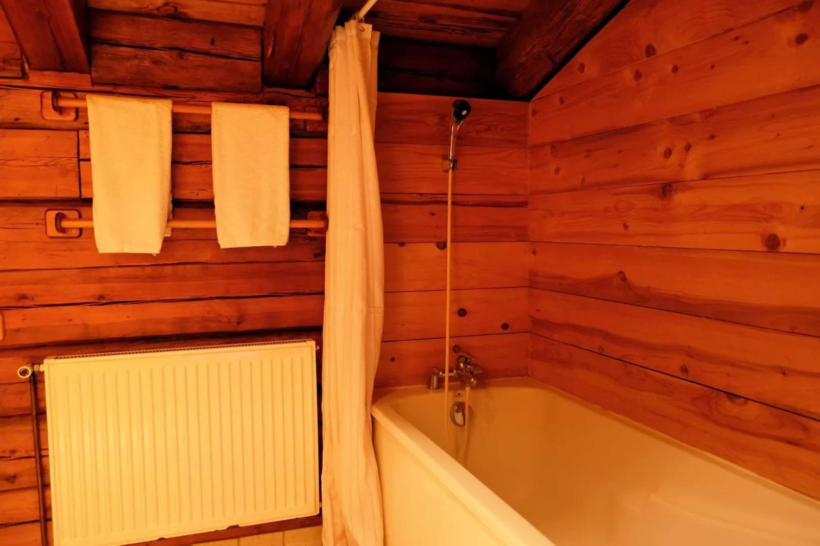 Chalet Elliot Est-Bathroom