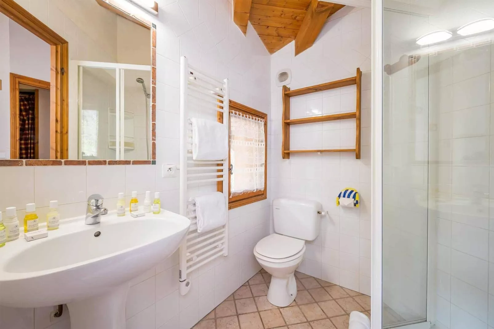 Chalet Lea-Bathroom