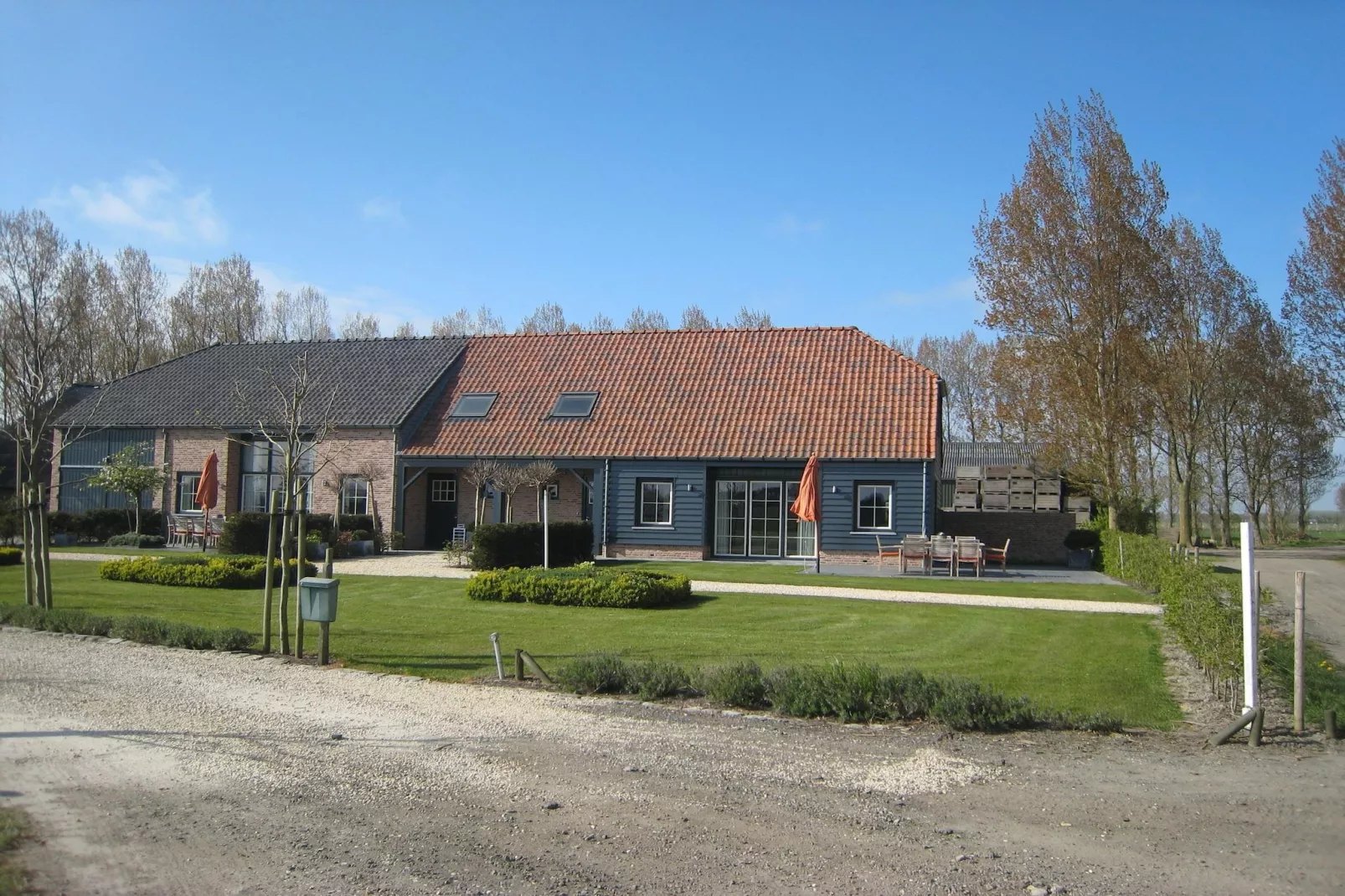 Hof 't Suytsant Doyenne-Exterior summer