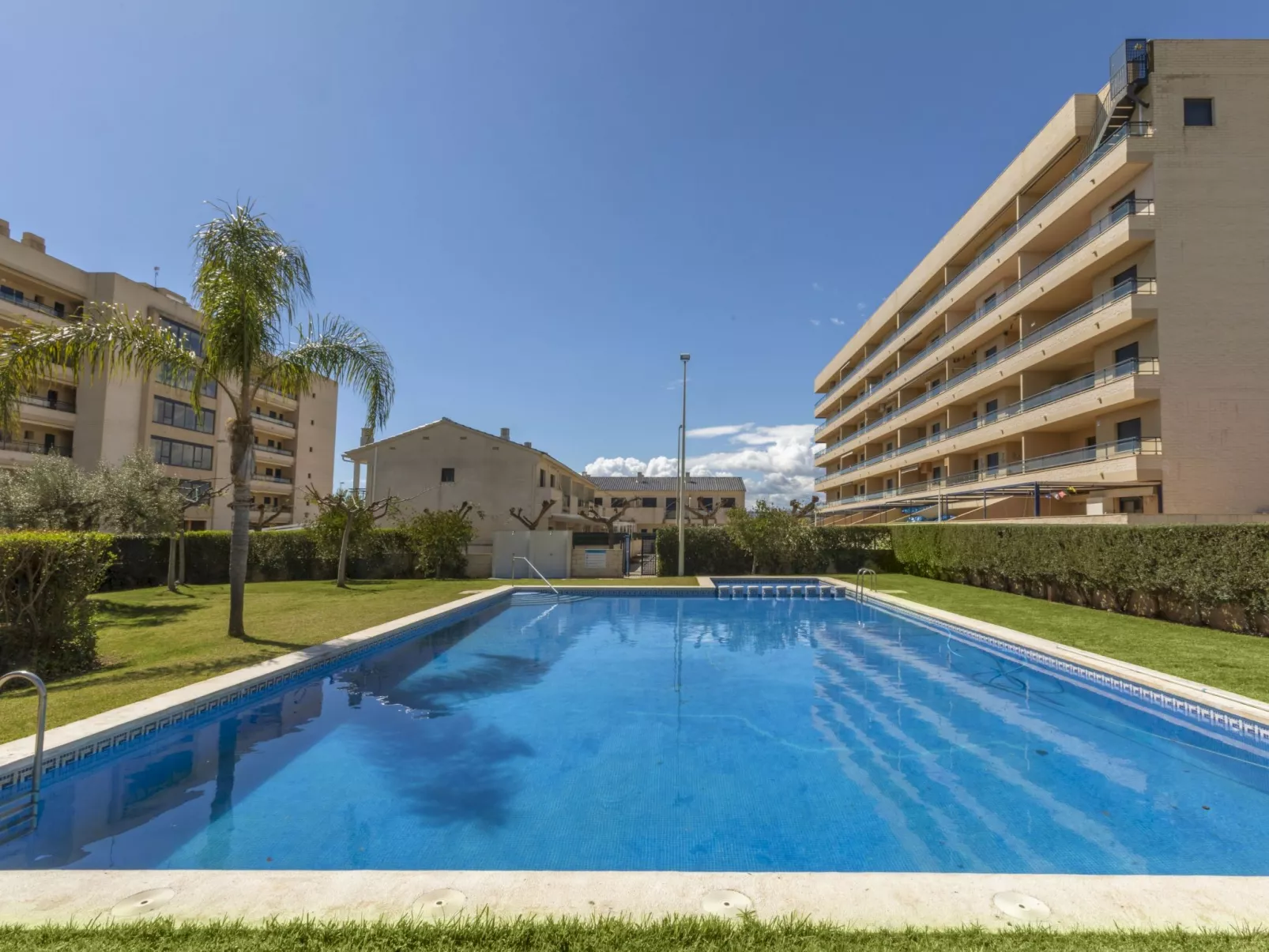 Torrenova IV-Outside