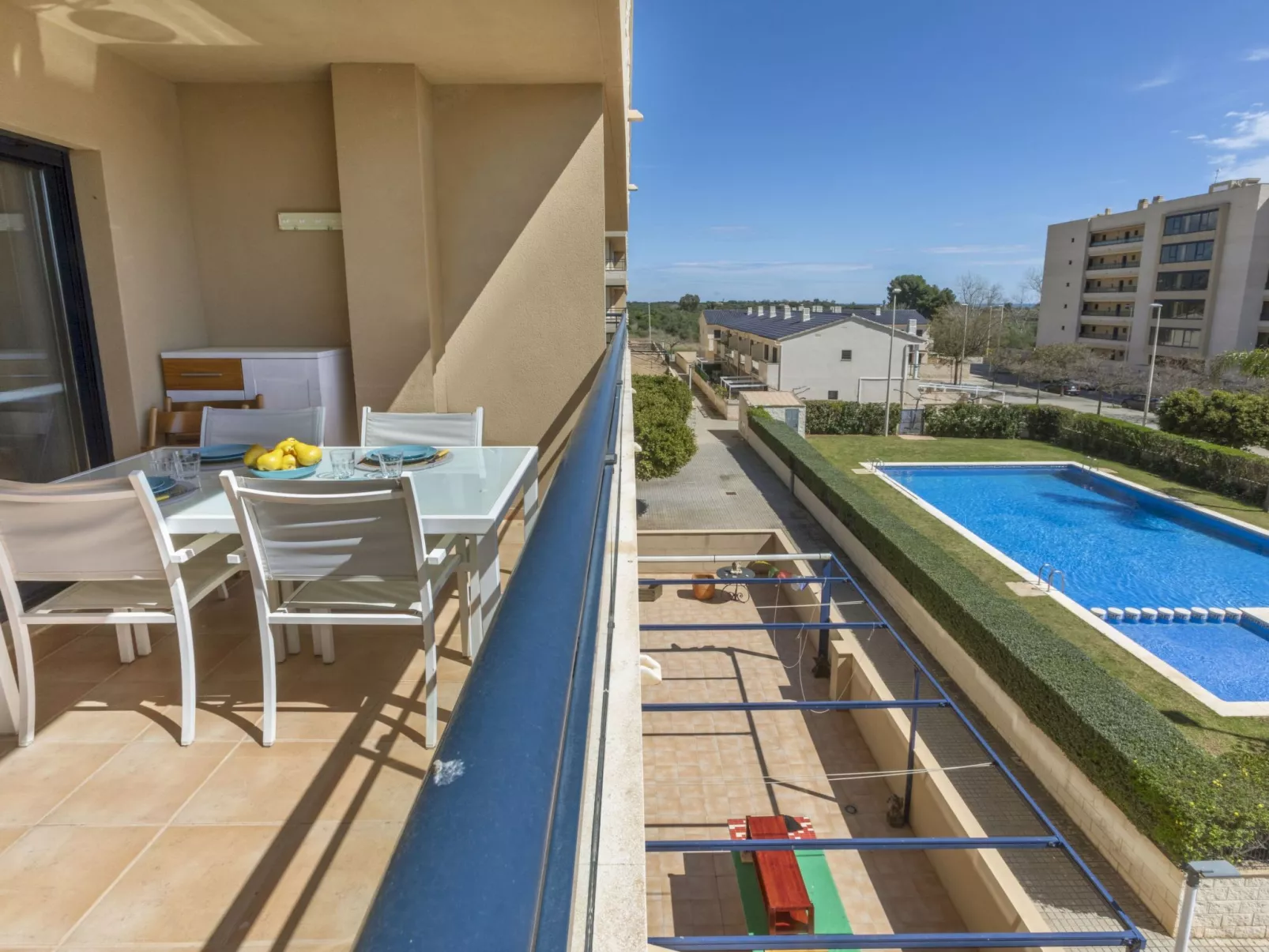 Torrenova IV-Outside