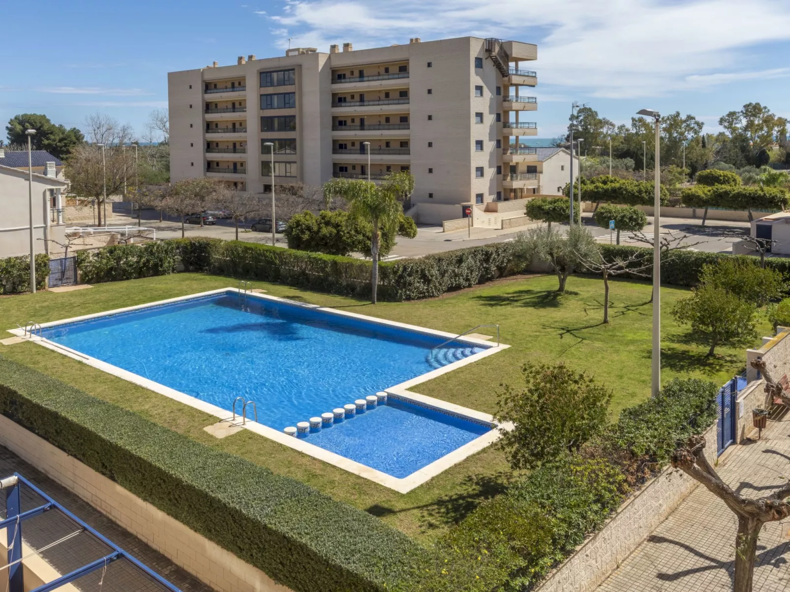 Torrenova IV-Outside