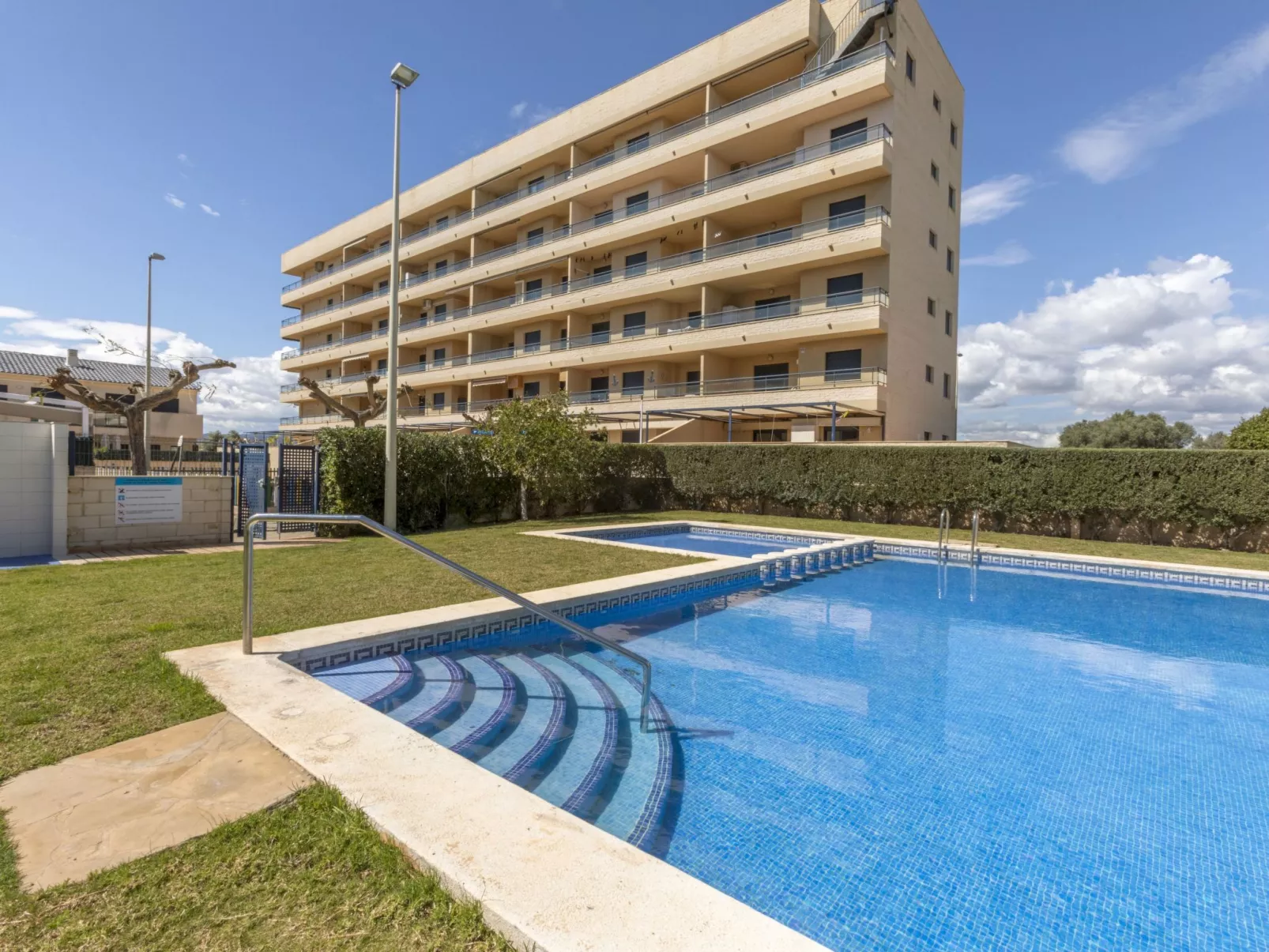Torrenova IV-Outside