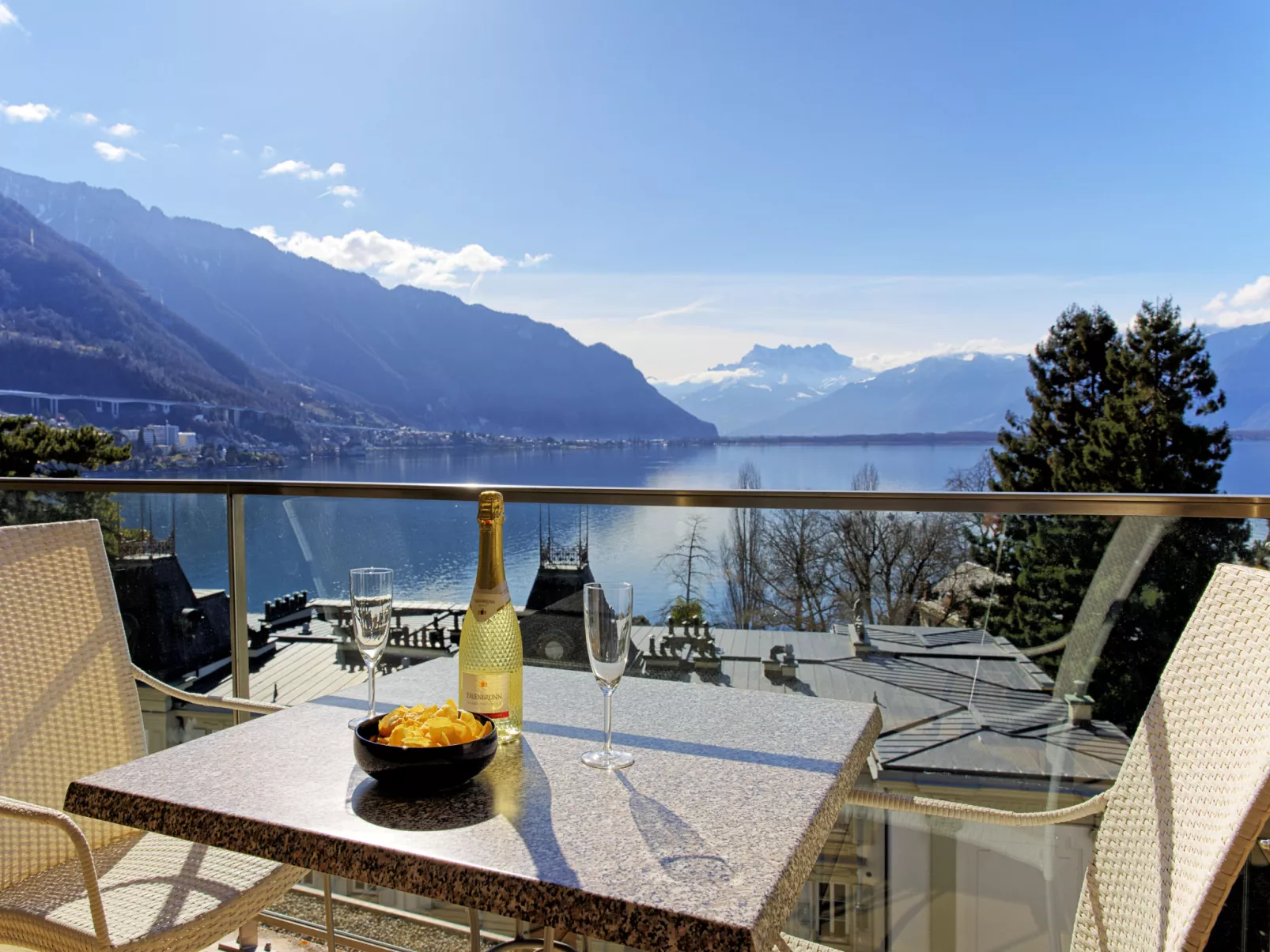 Le National Montreux-Outside