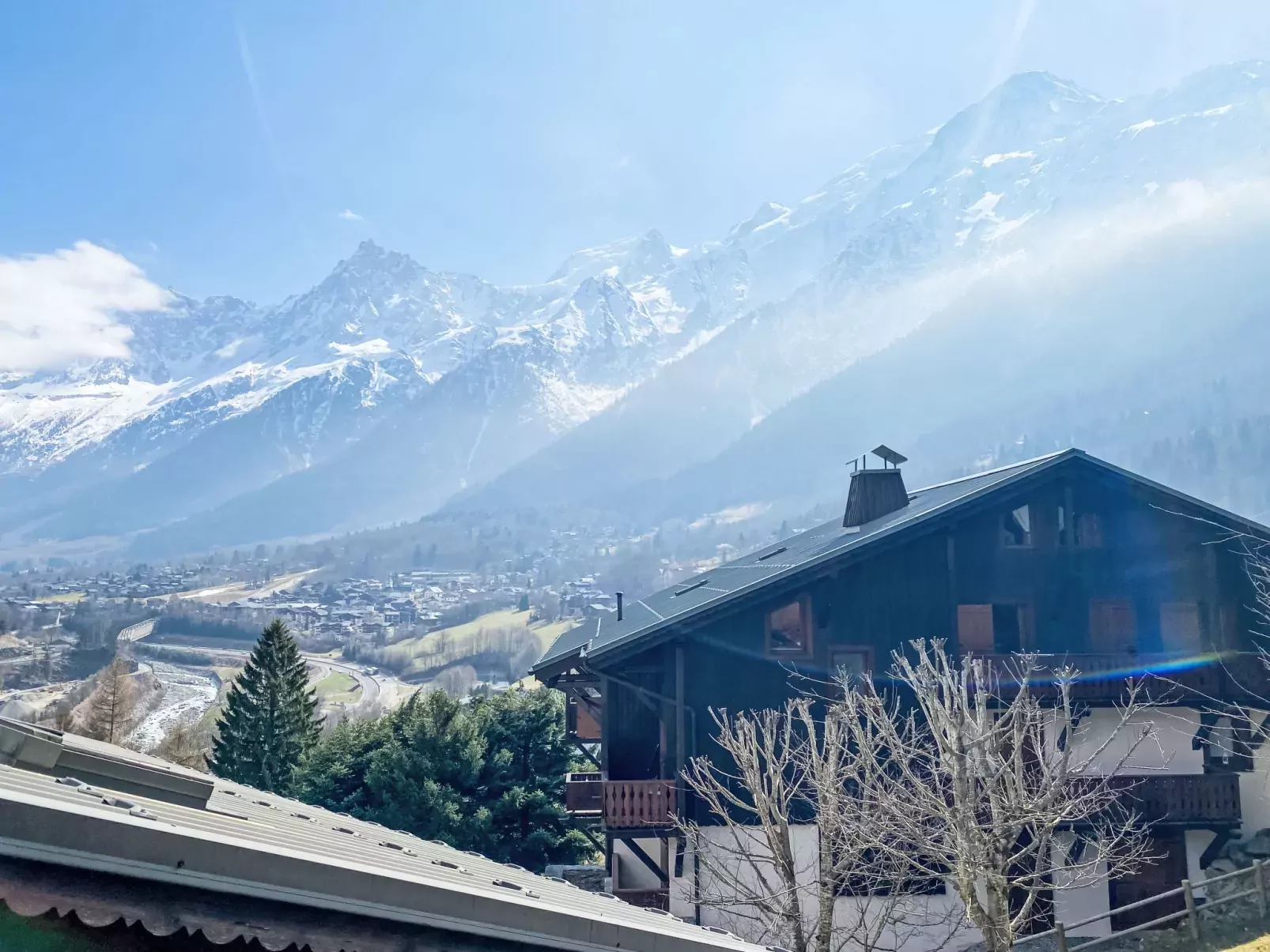 Les Grands Balcons-Outside