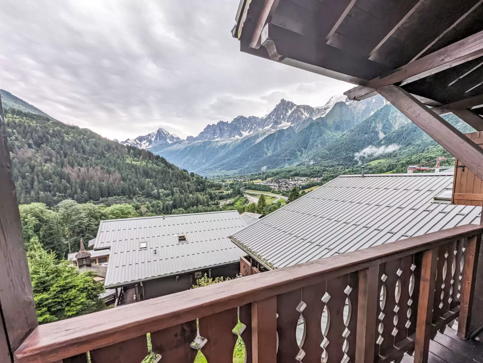 Les Grands Balcons-Outside