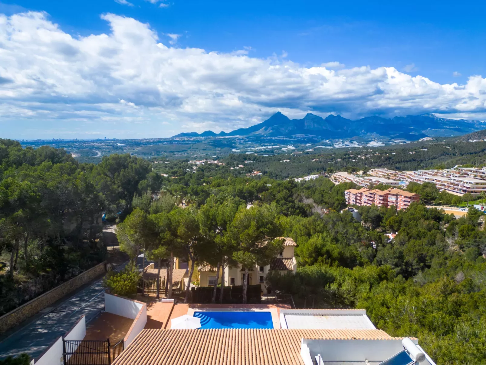 Vista Bernia-Outside
