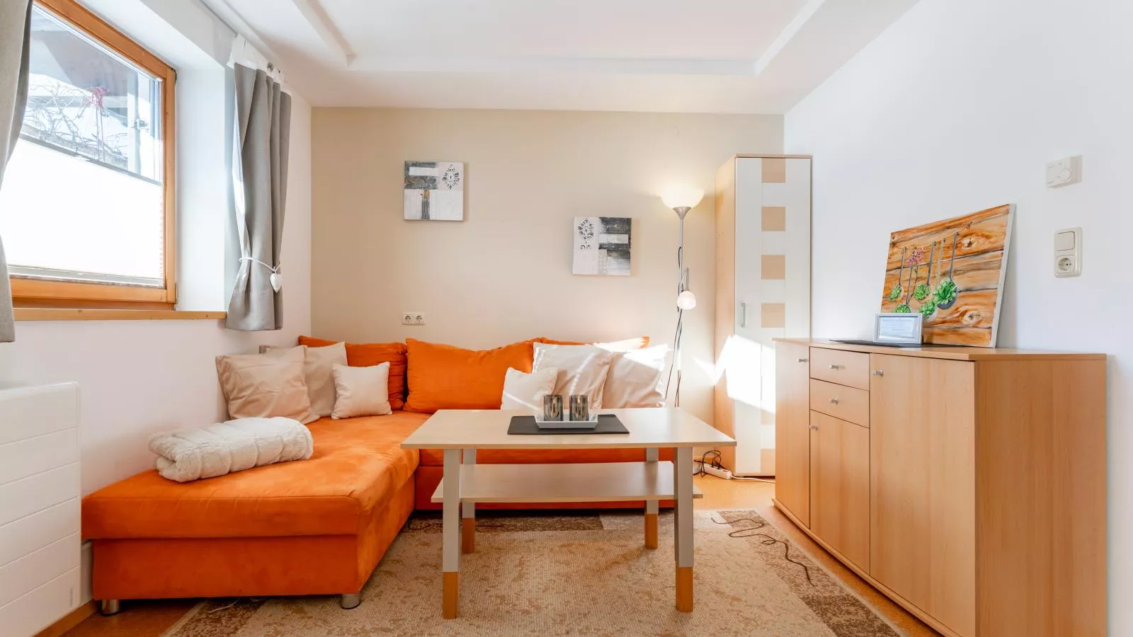 Elisabeth Sonnenseite-Living room