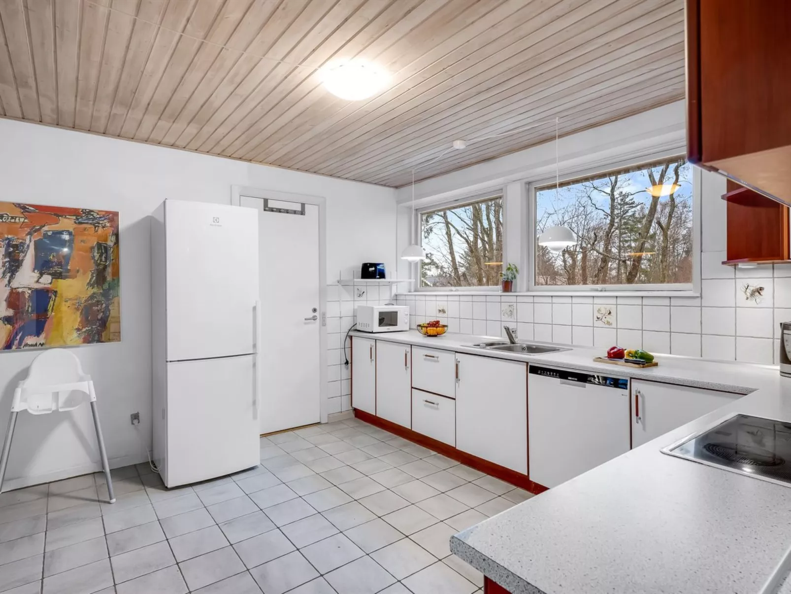 "Steffan" - 1.8km from the sea-Inside