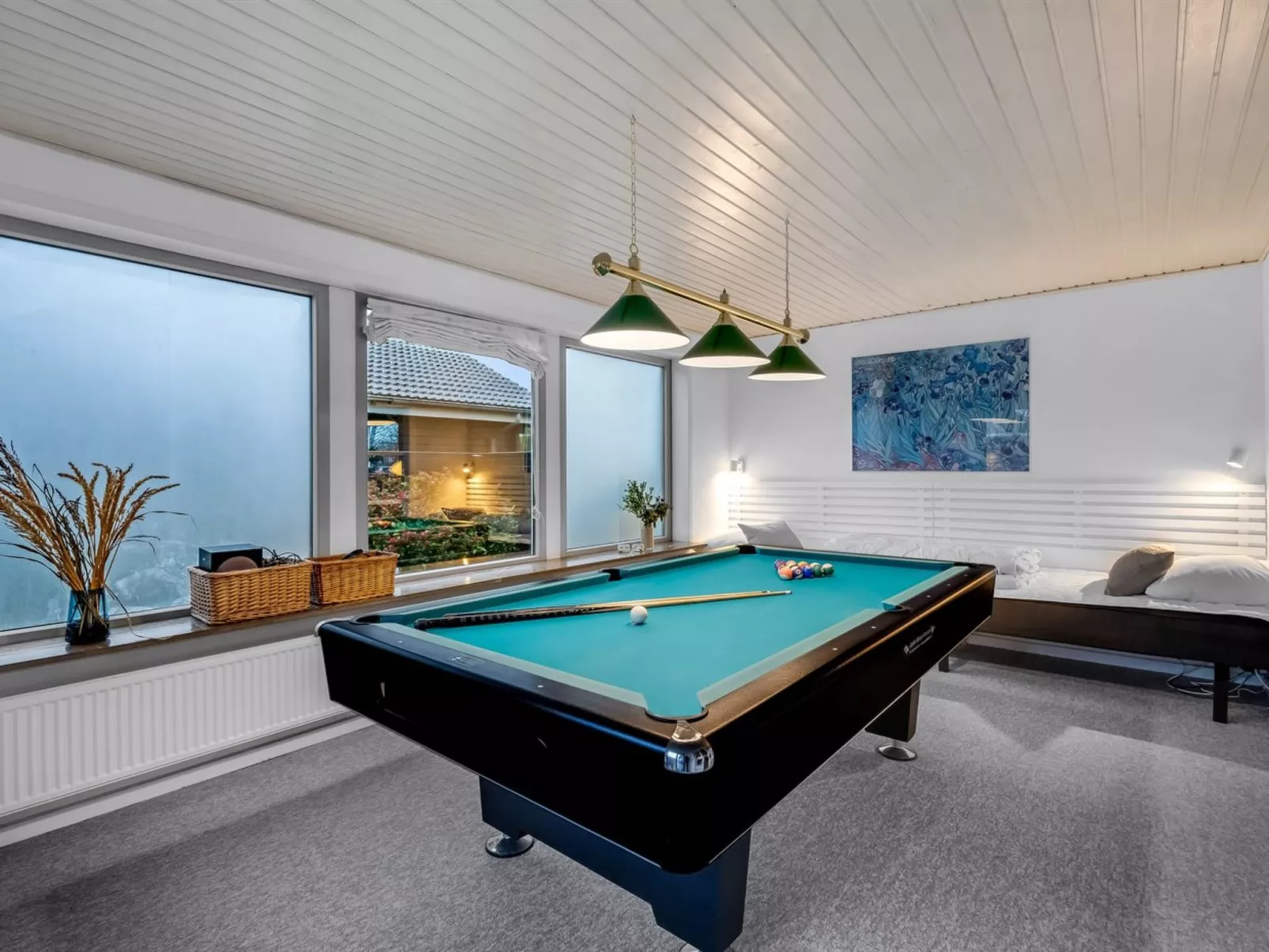 "Steffan" - 1.8km from the sea-Inside