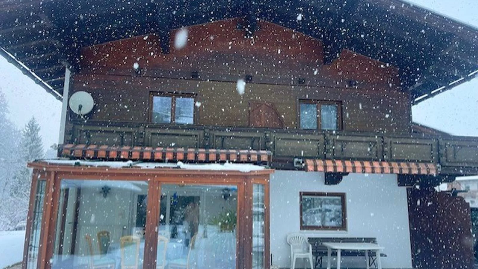 Landhaus am Waldrand-Exterior winter