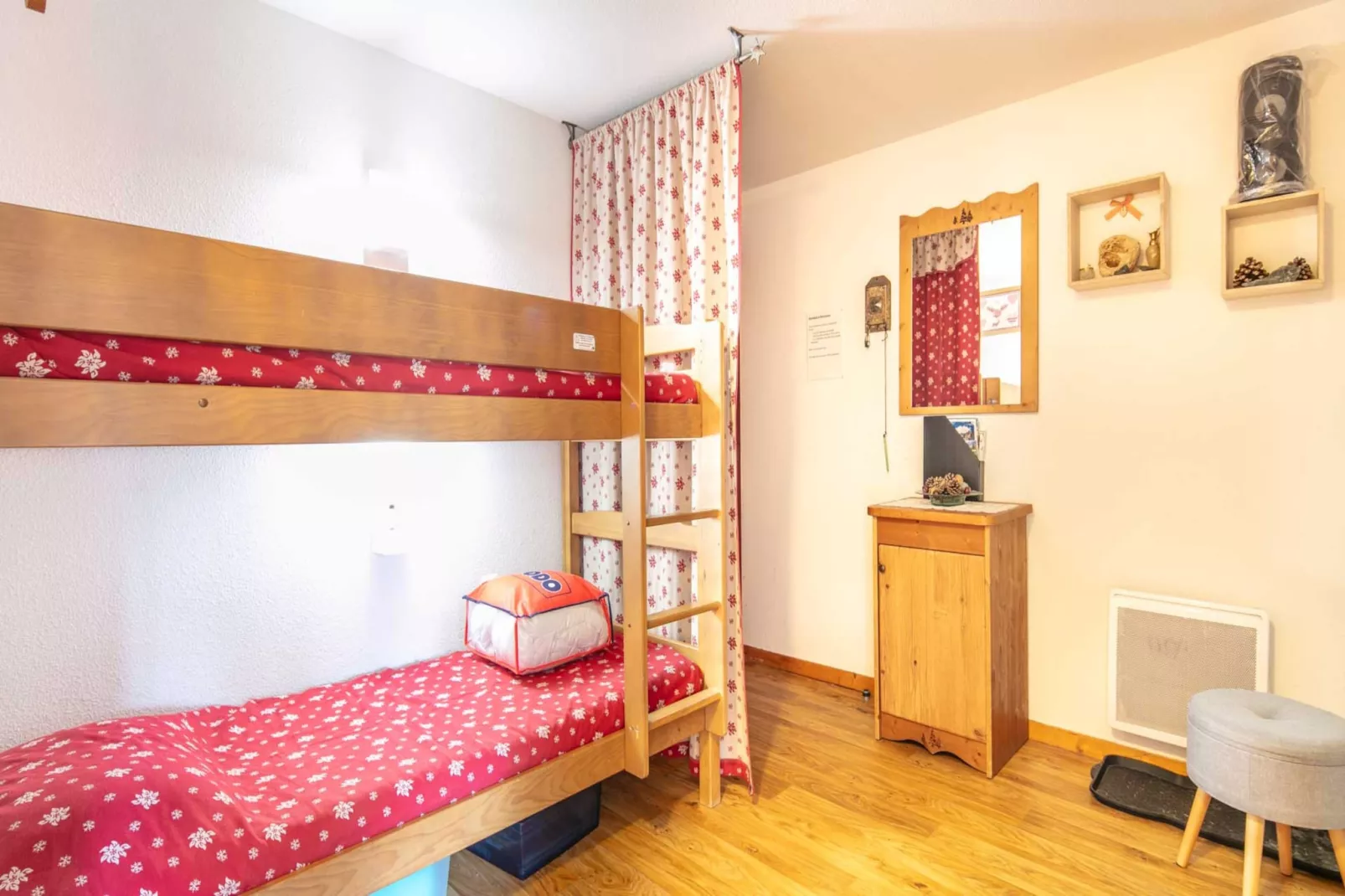 V du Bachat Joubarbes E N°12 - ST6-Bedroom