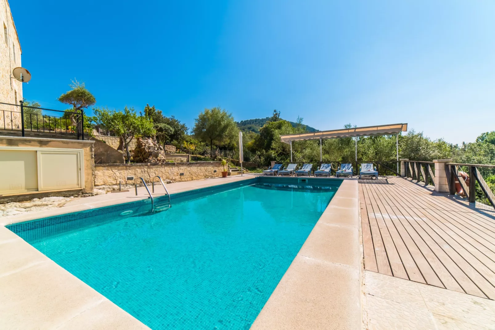 Caselles Petit-View summer