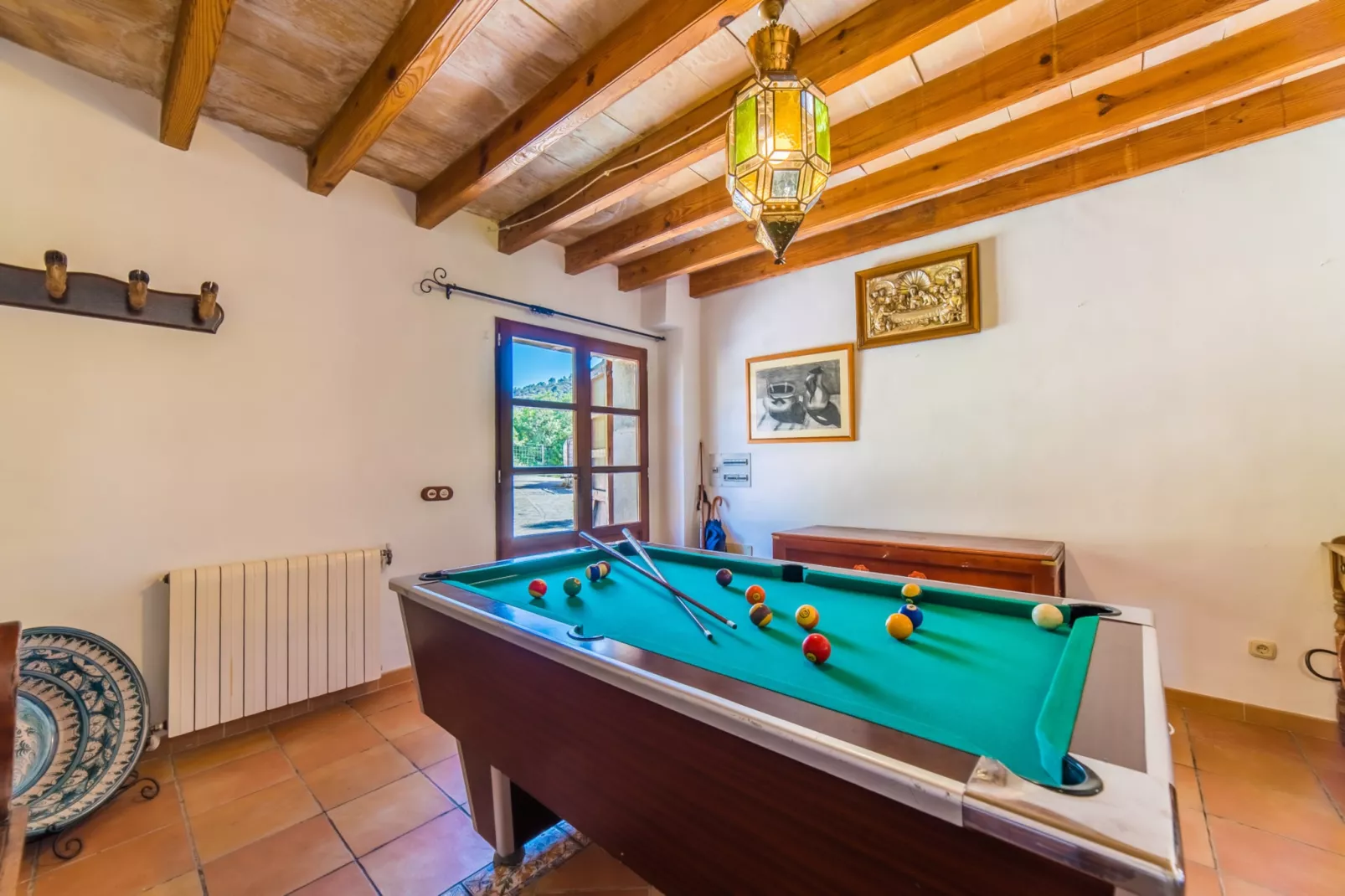 Caselles Petit-Recreation room