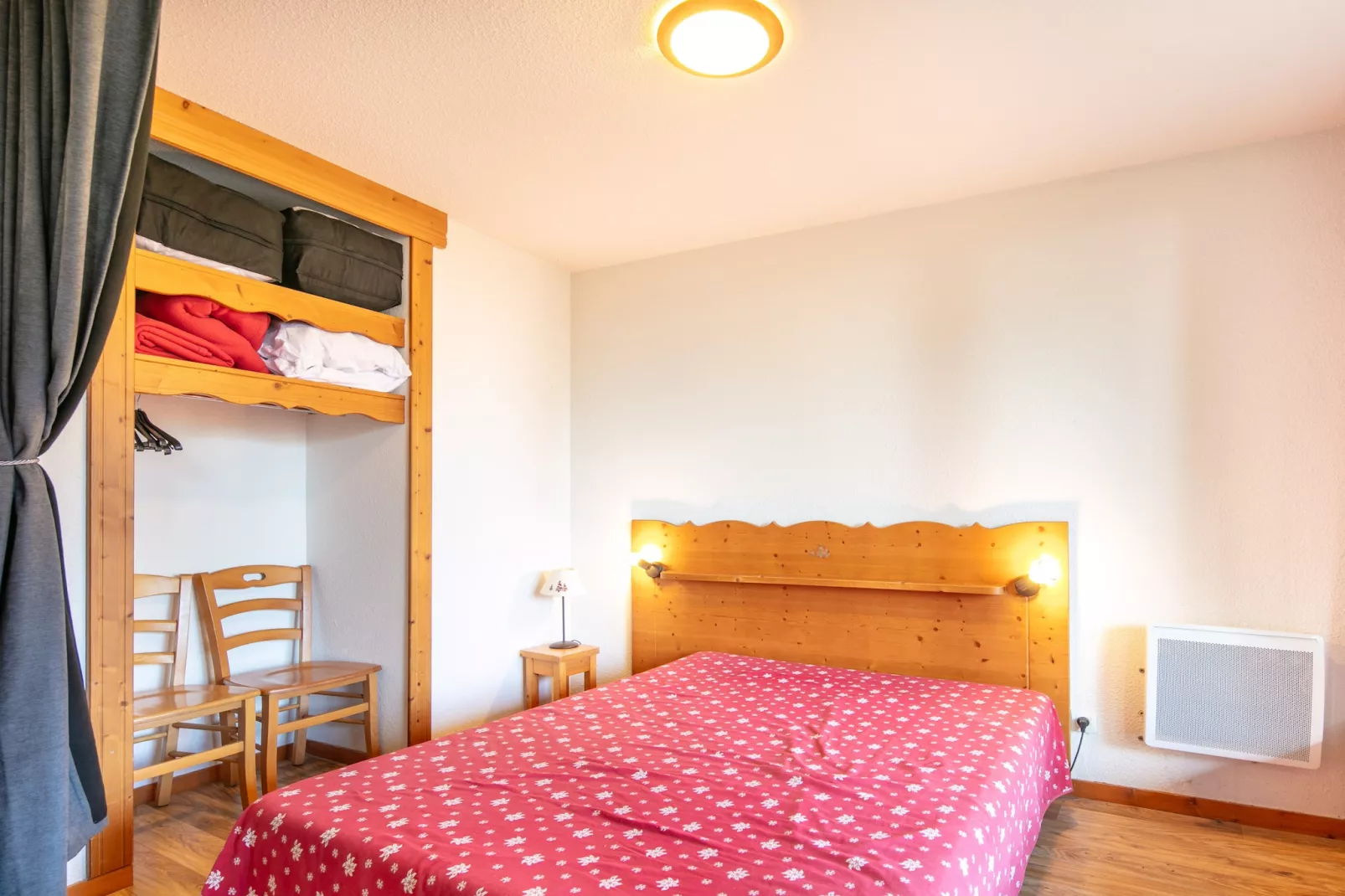 V. DU BACHAT AROLLES B N°02 - 2P6-Bedroom