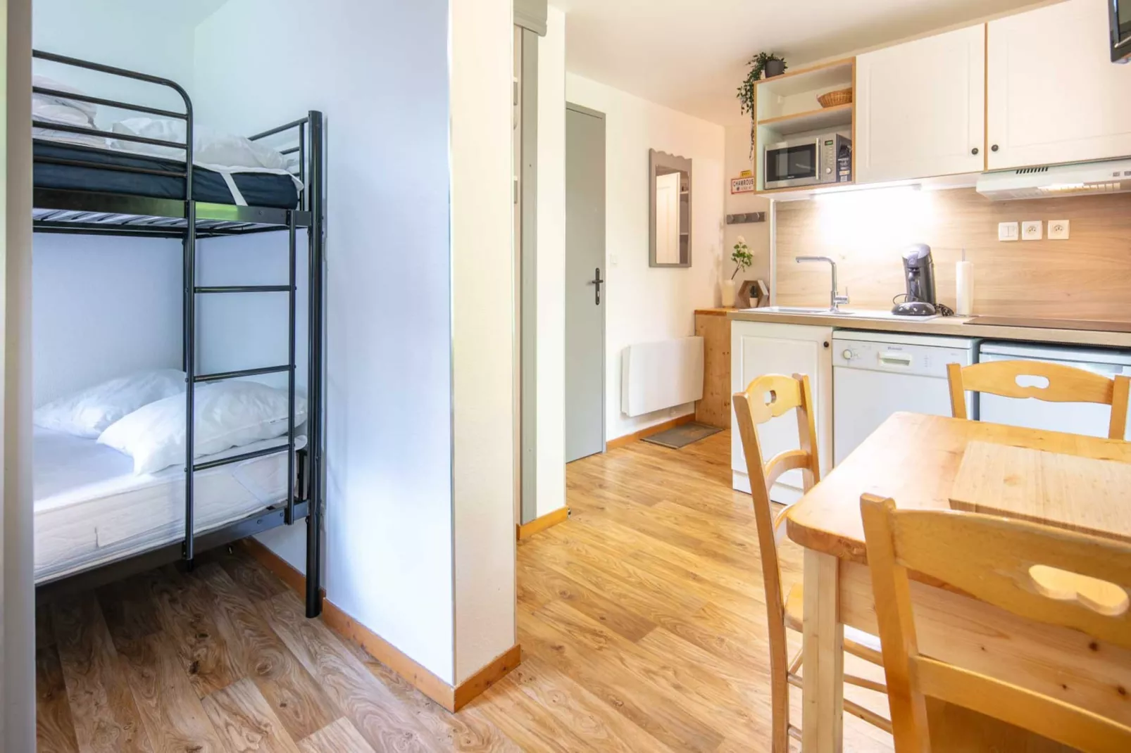 V. DU BACHAT MELEZES C N°23 - ST5-Living room