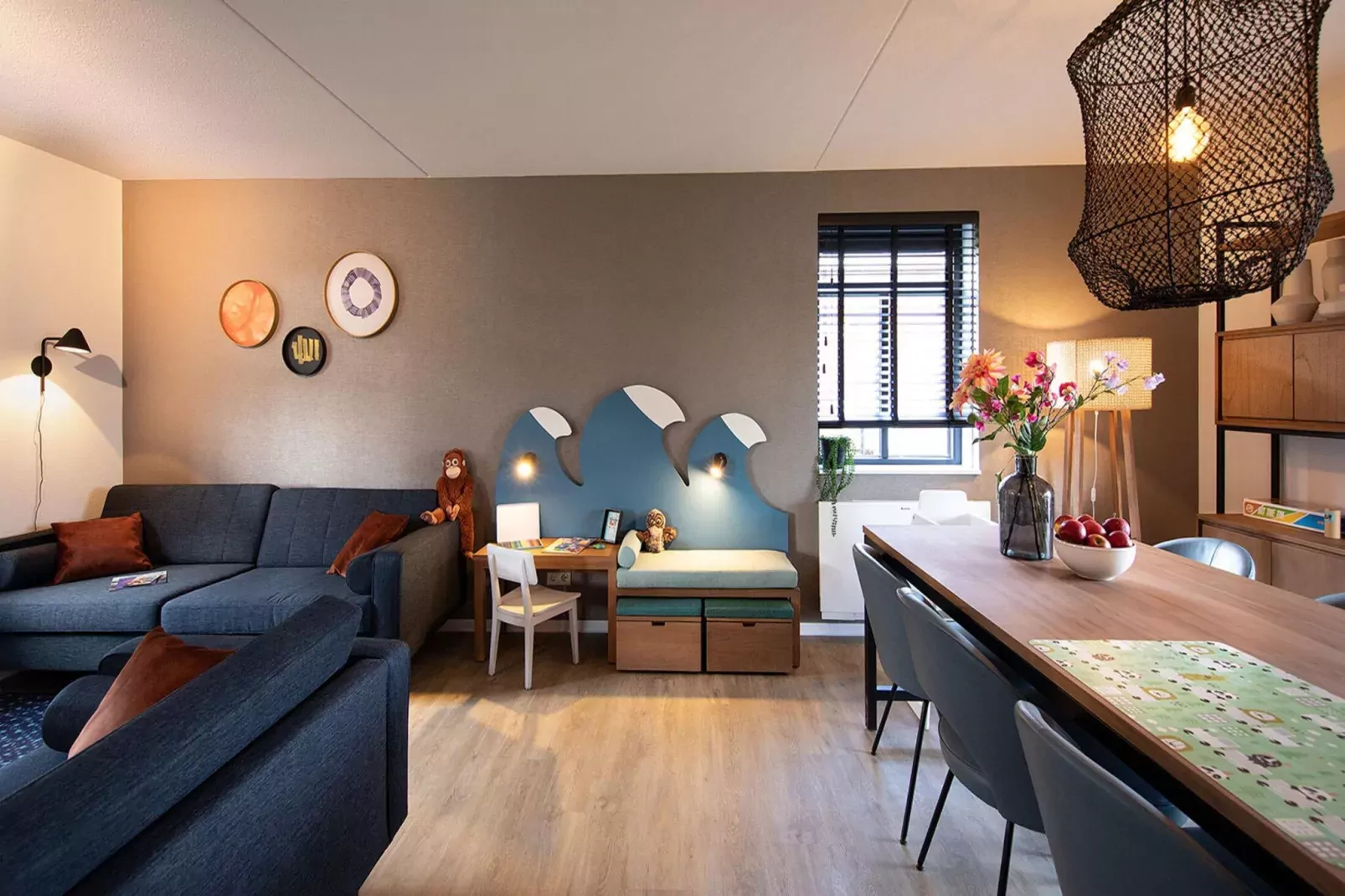 Kids Special 8p-Living room
