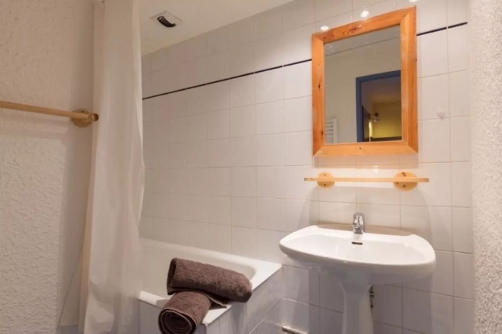 Cote Brune 5 N°F4 - ST4-Bathroom
