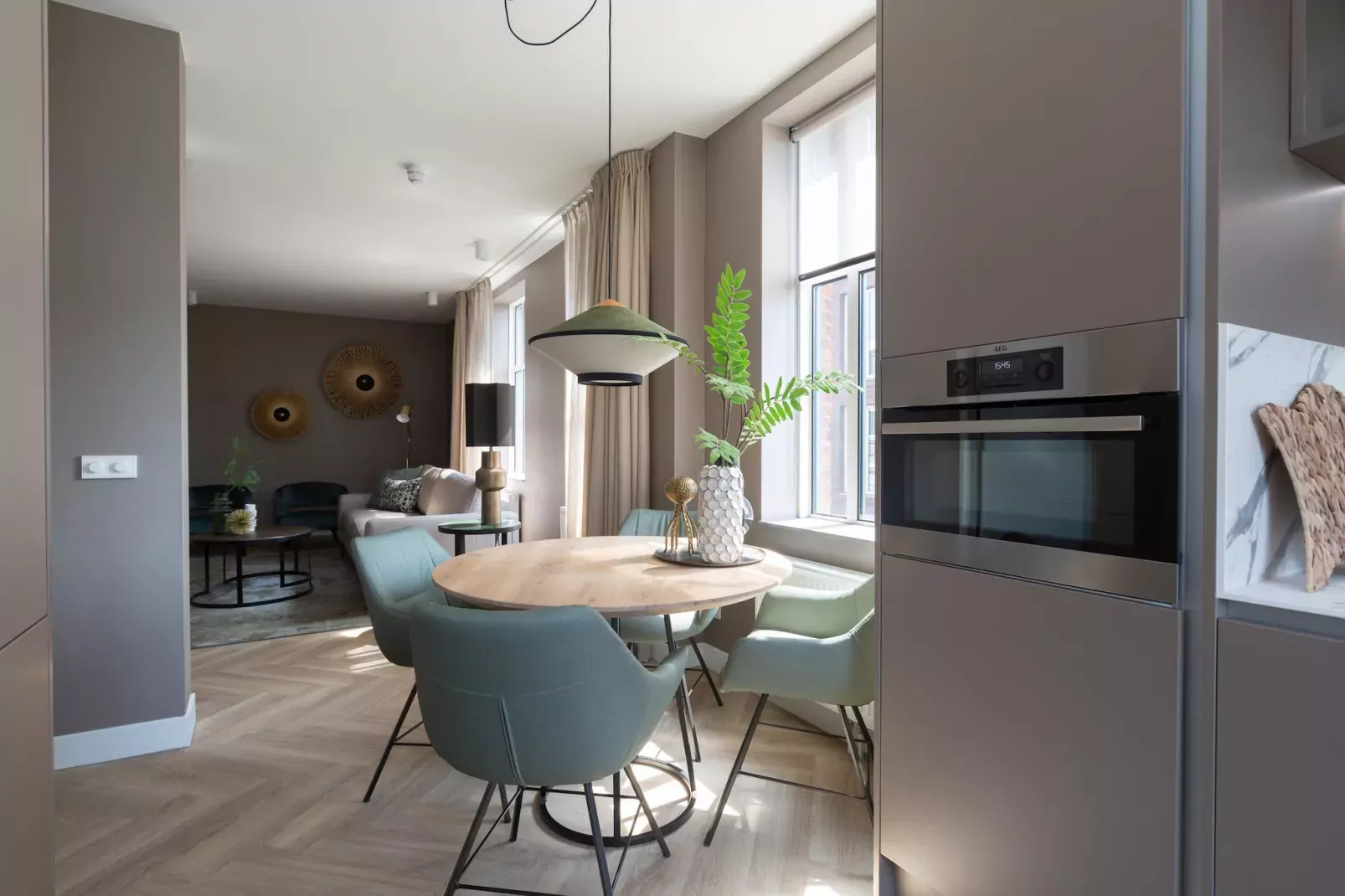 Maurits 6-Dining room