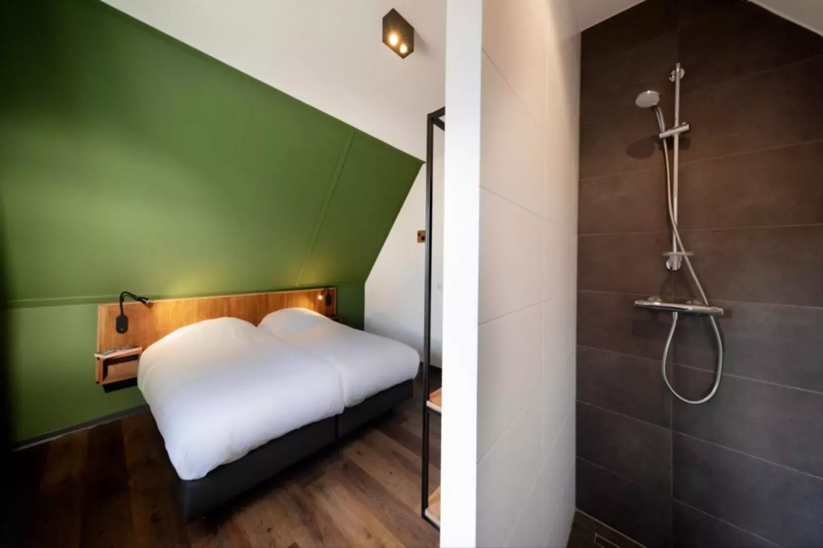 Kids Special 8p-Bathroom