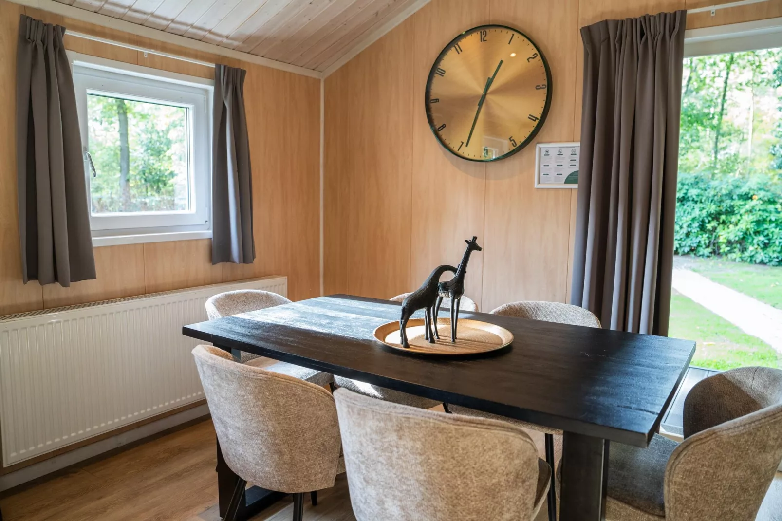 Vakantiepark Latour 3-Dining room