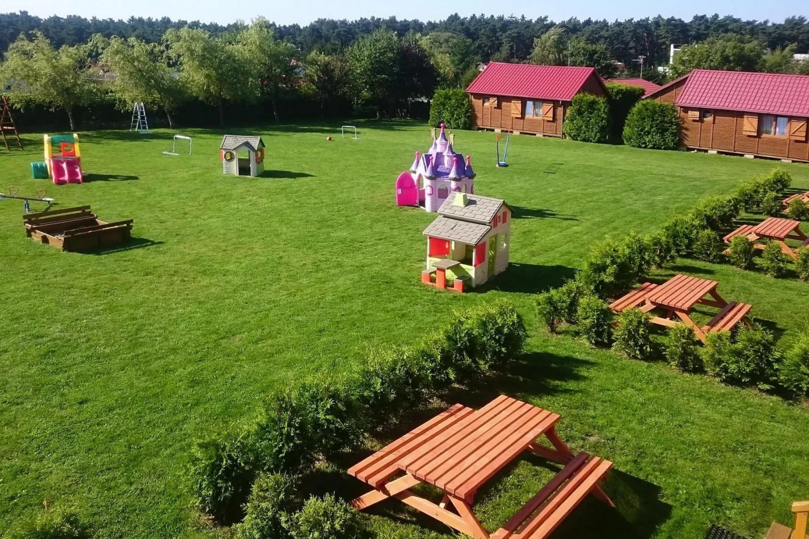 Domki parterowe Jarosławiec-Installations du parc