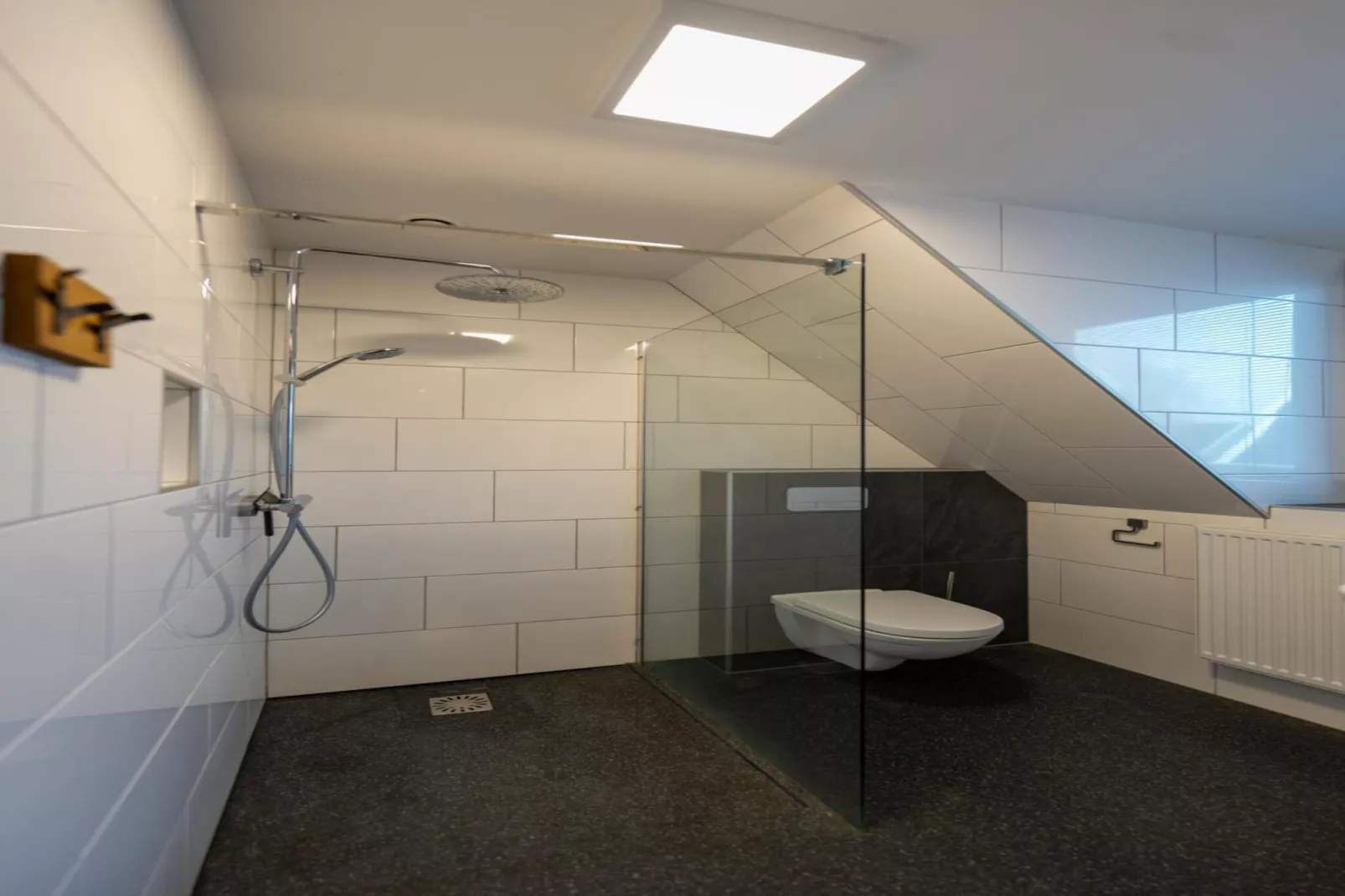 Luxe 6p-Bathroom