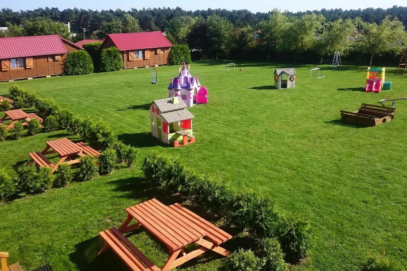Domki parterowe Jarosławiec-Installations du parc