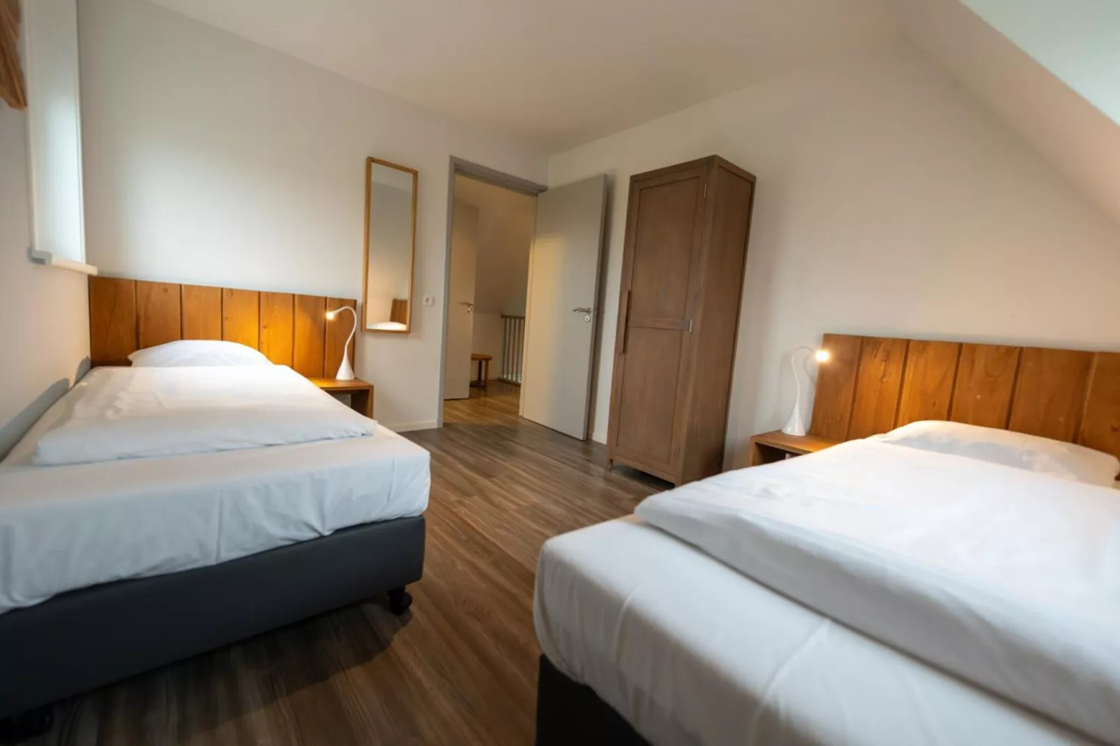 Luxe 6p-Bedroom