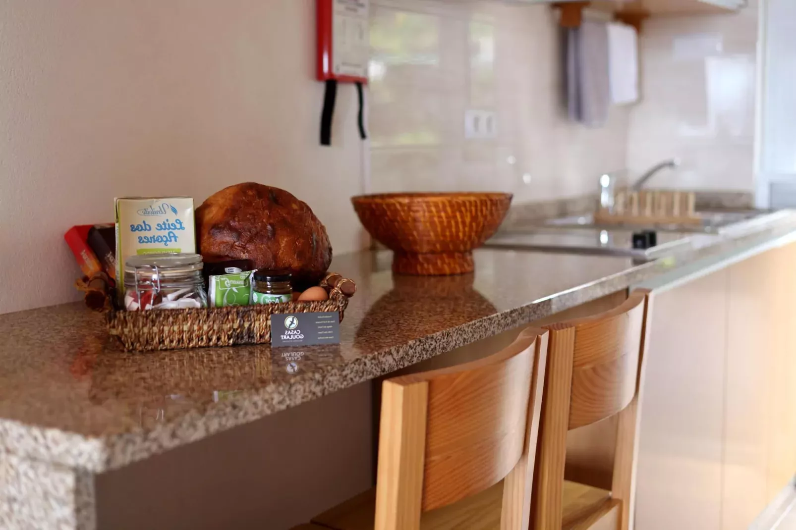 Small semi-detached holiday home in Santo Amaro-Kitchen