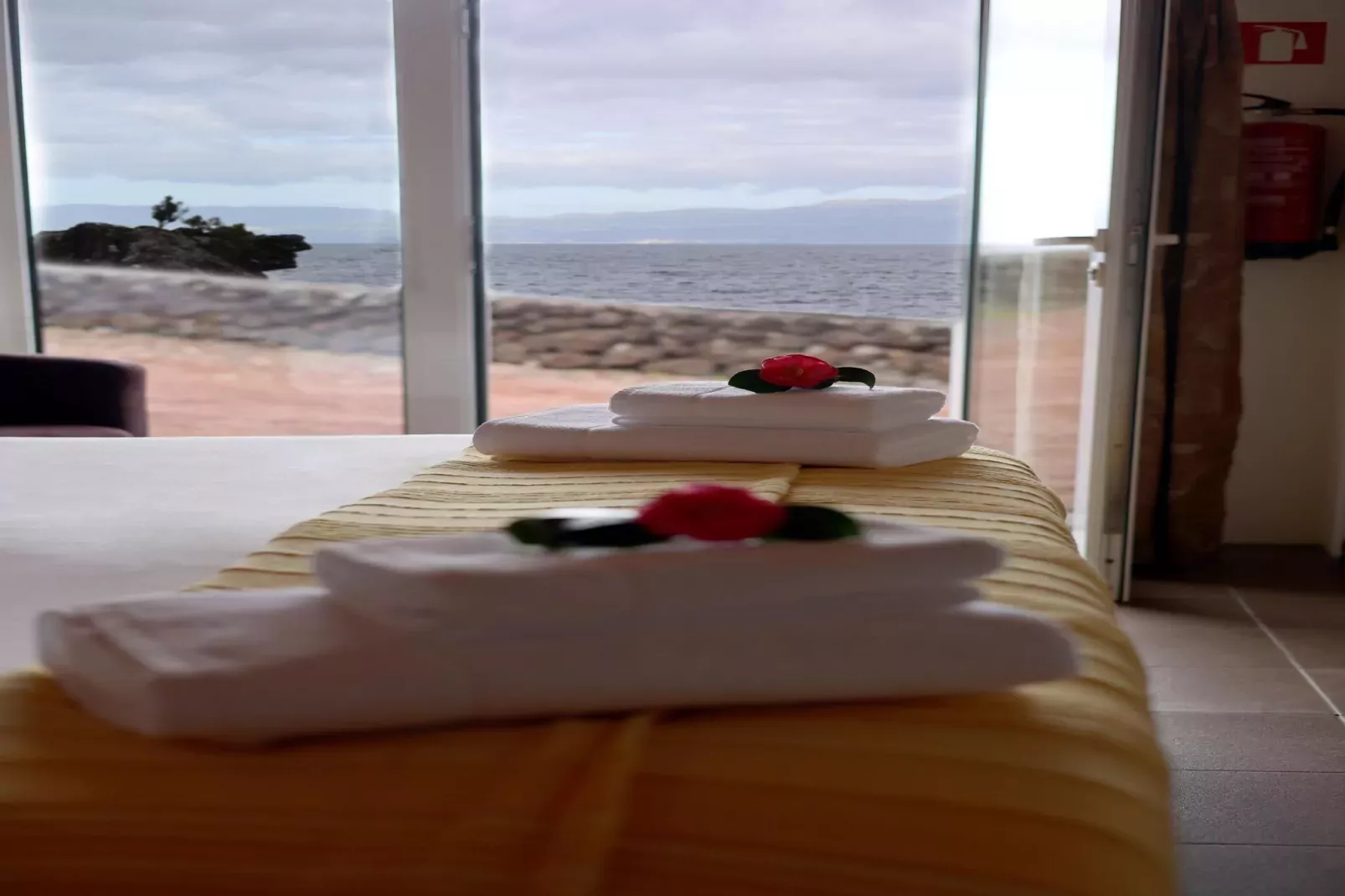 Small semi-detached holiday home in Santo Amaro-Bedroom