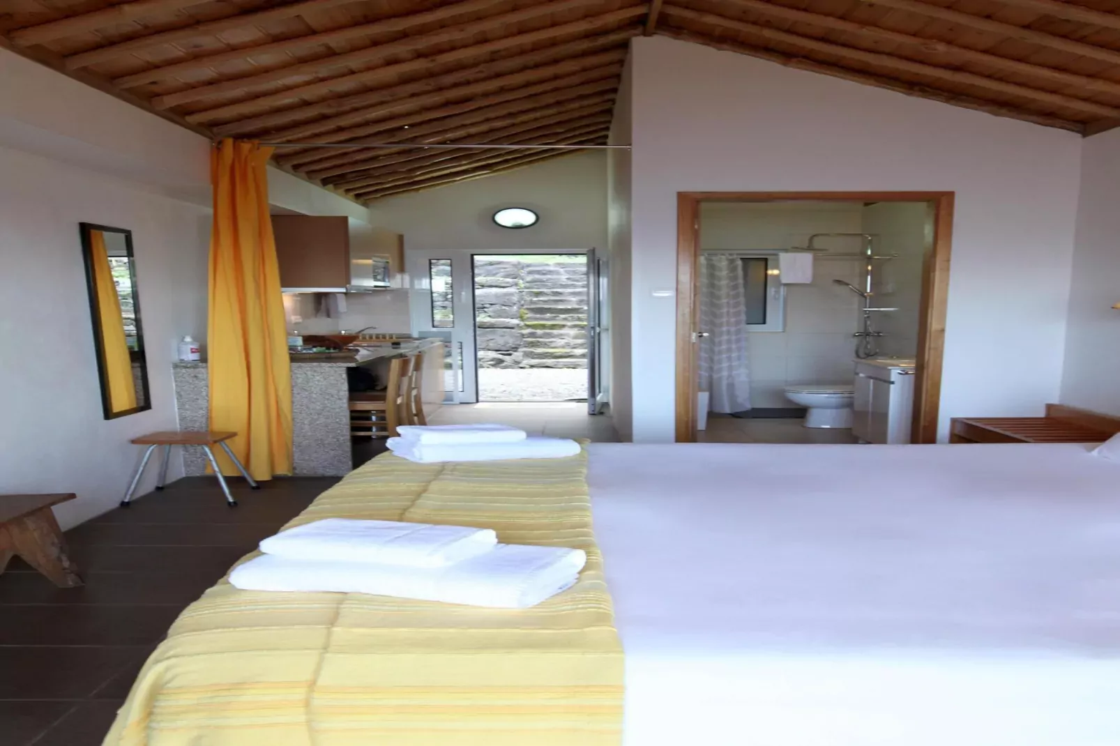 Small semi-detached holiday home in Santo Amaro-Bedroom