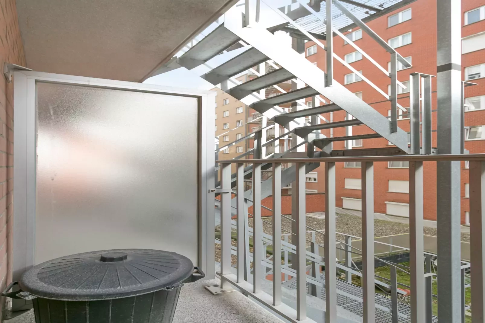 PAUL & VIRGINIE - 22-Terrassenbalkon