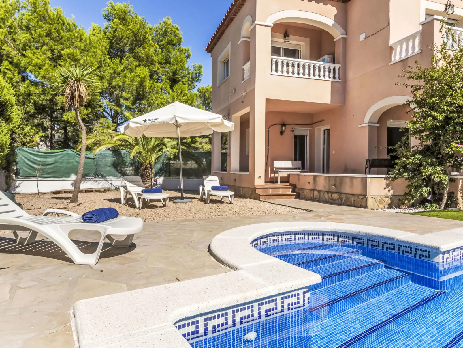 Villa Paraiso-Outside