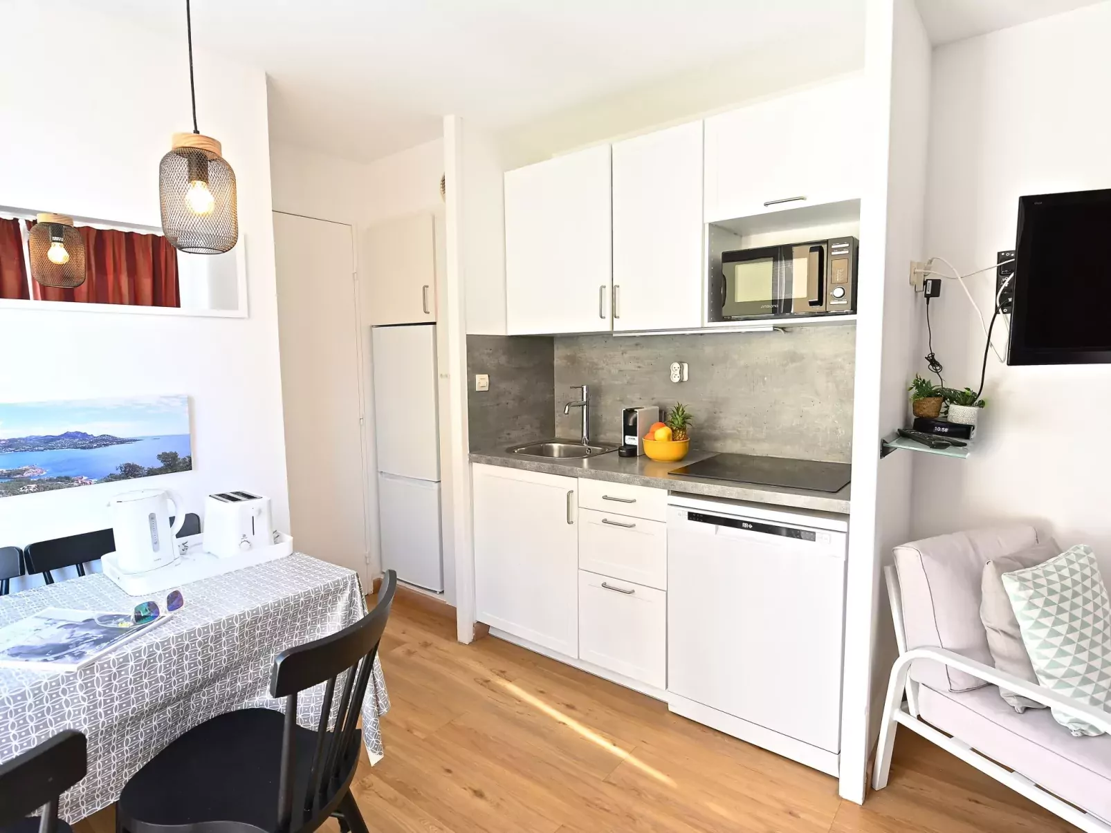 Le Village (C5 235)-Dedans