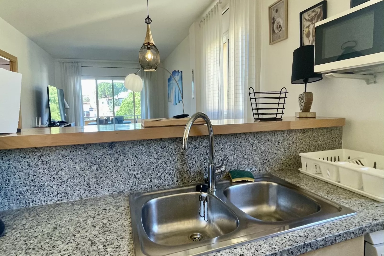 RIELLS BLAU C302-Kitchen