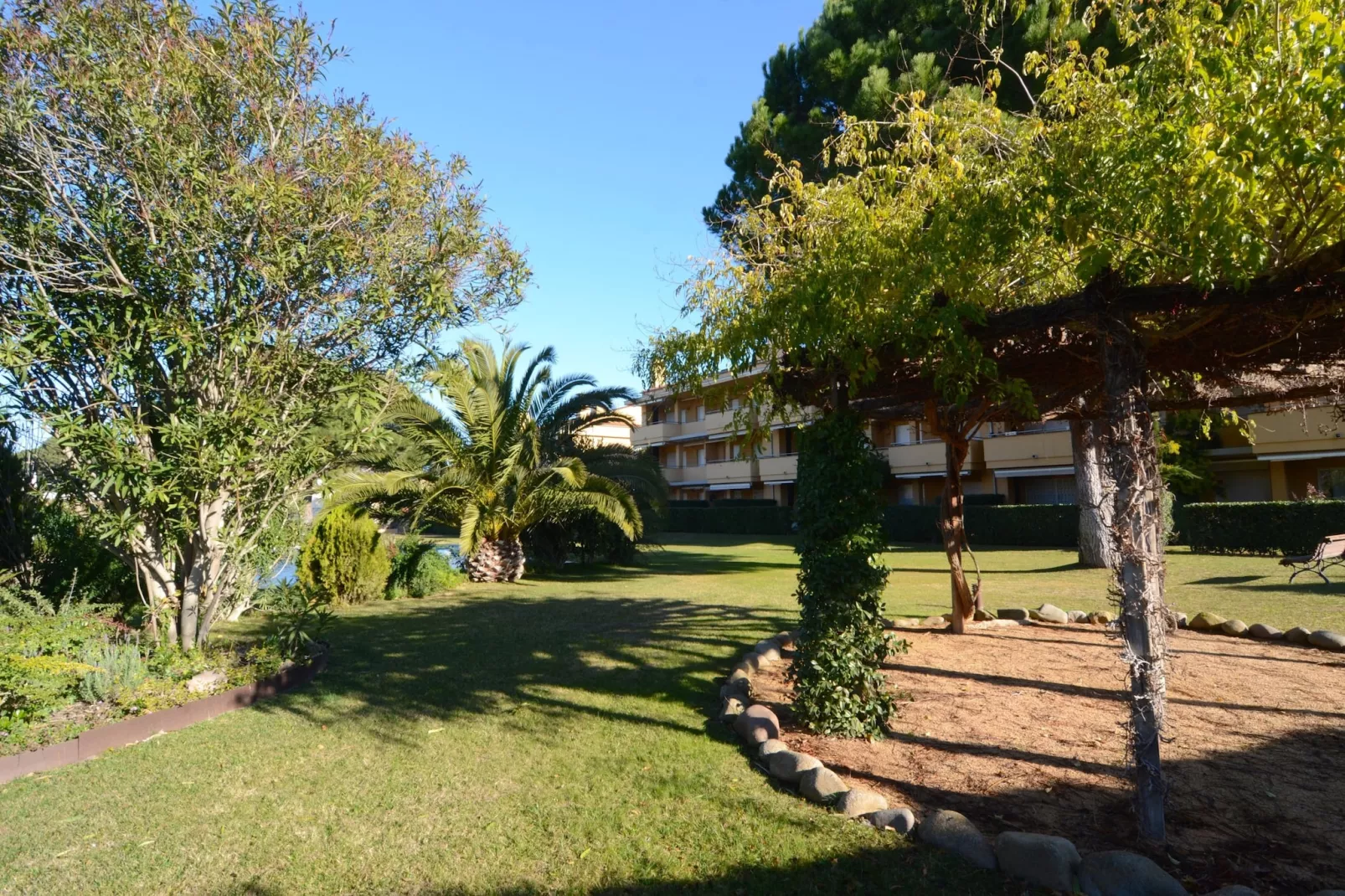 RIELLS BLAU C302-View summer