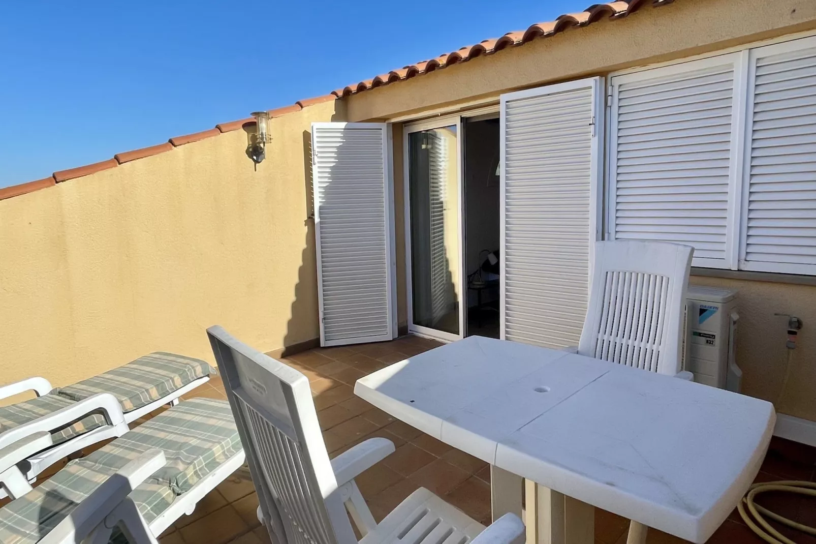 RIELLS BLAU C302-Terrace