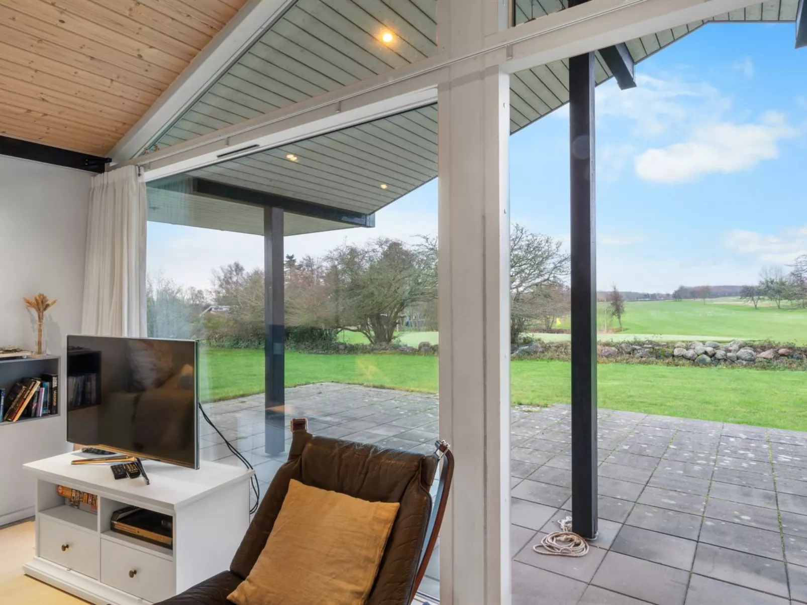 "Erlinda" - 600m from the sea-Outside