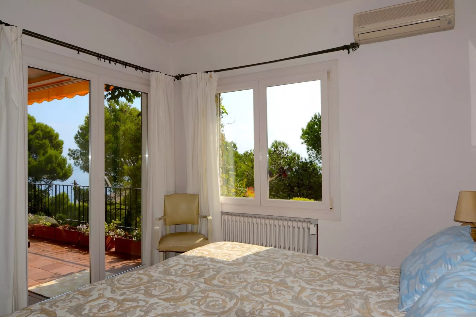 PIC DE L'OCELL-Schlafzimmer