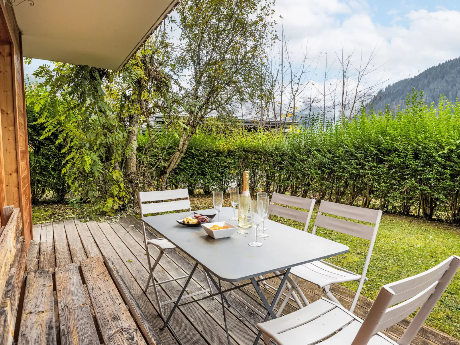 Le Petit Savoyard-Outside