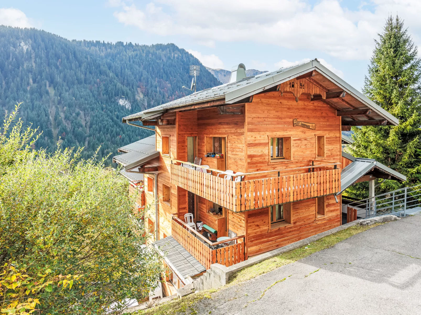 Le Petit Savoyard-Outside