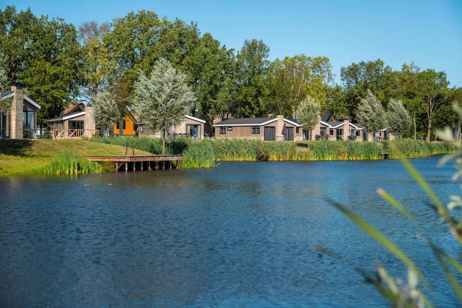 Resort De IJssel Eilanden 7-Areas summer 1km