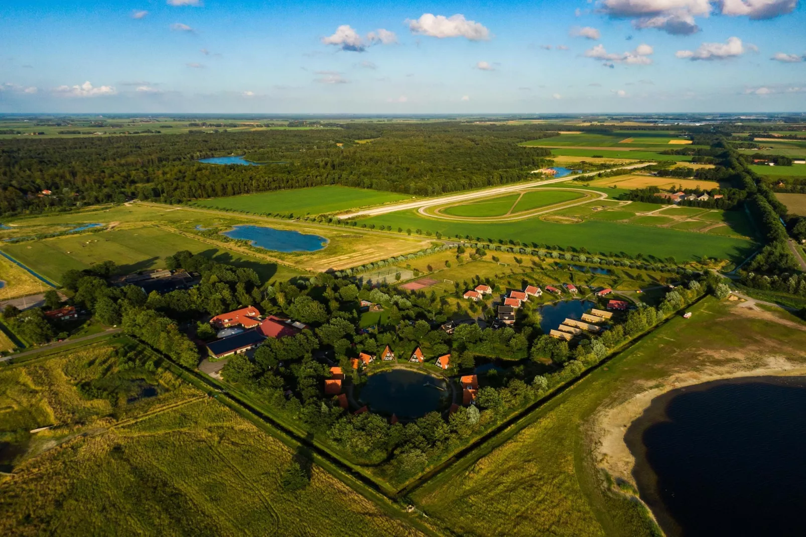 Vakantiepark Eigen Wijze 10-Areas summer 1km