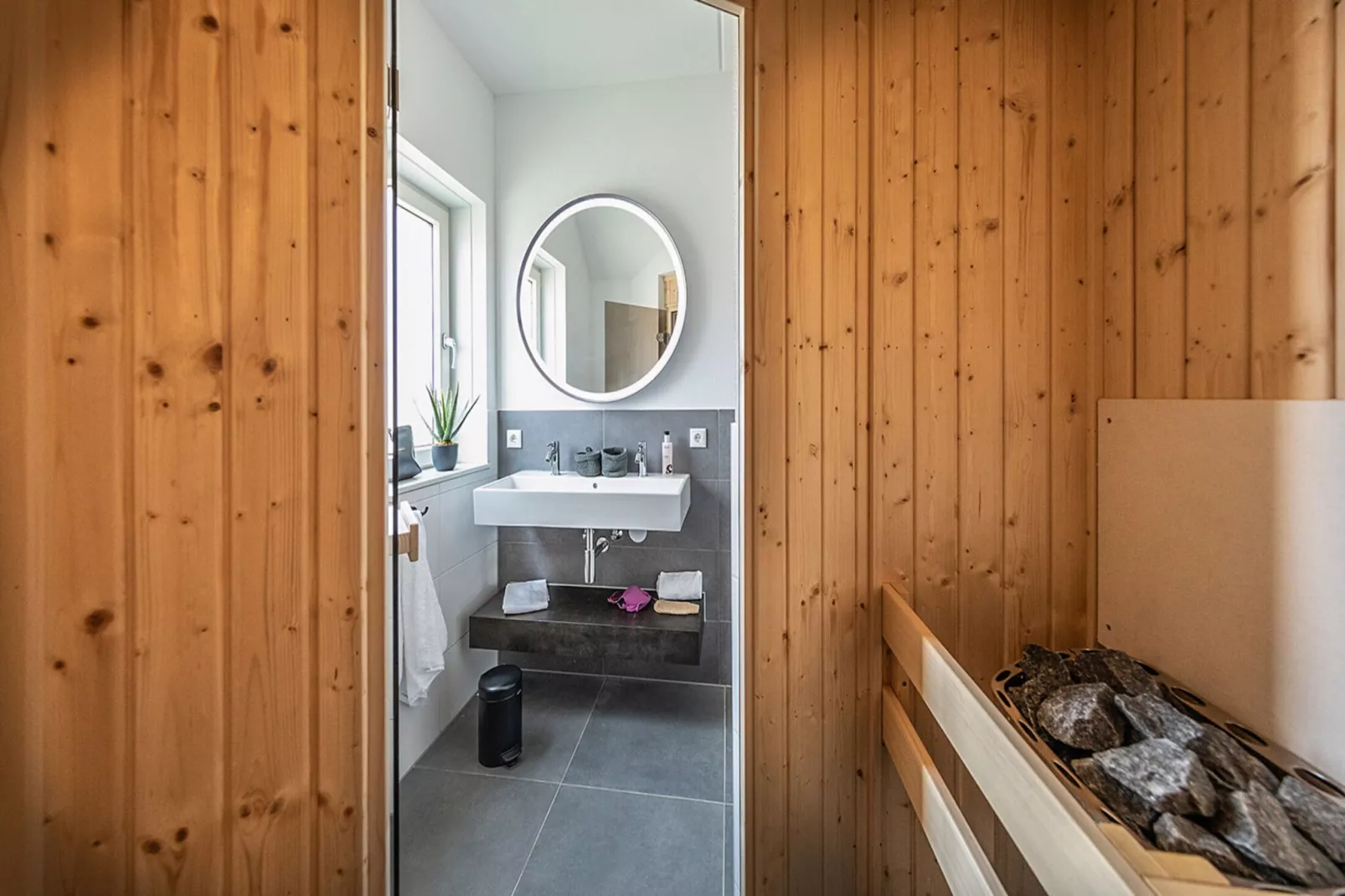 Premium Water 8p-Bathroom
