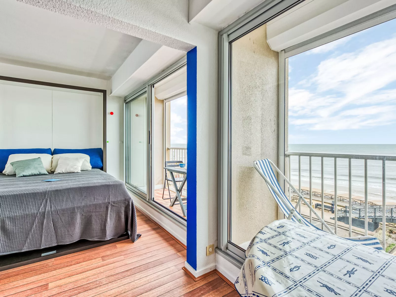 Les Sables d'Argent-Inside
