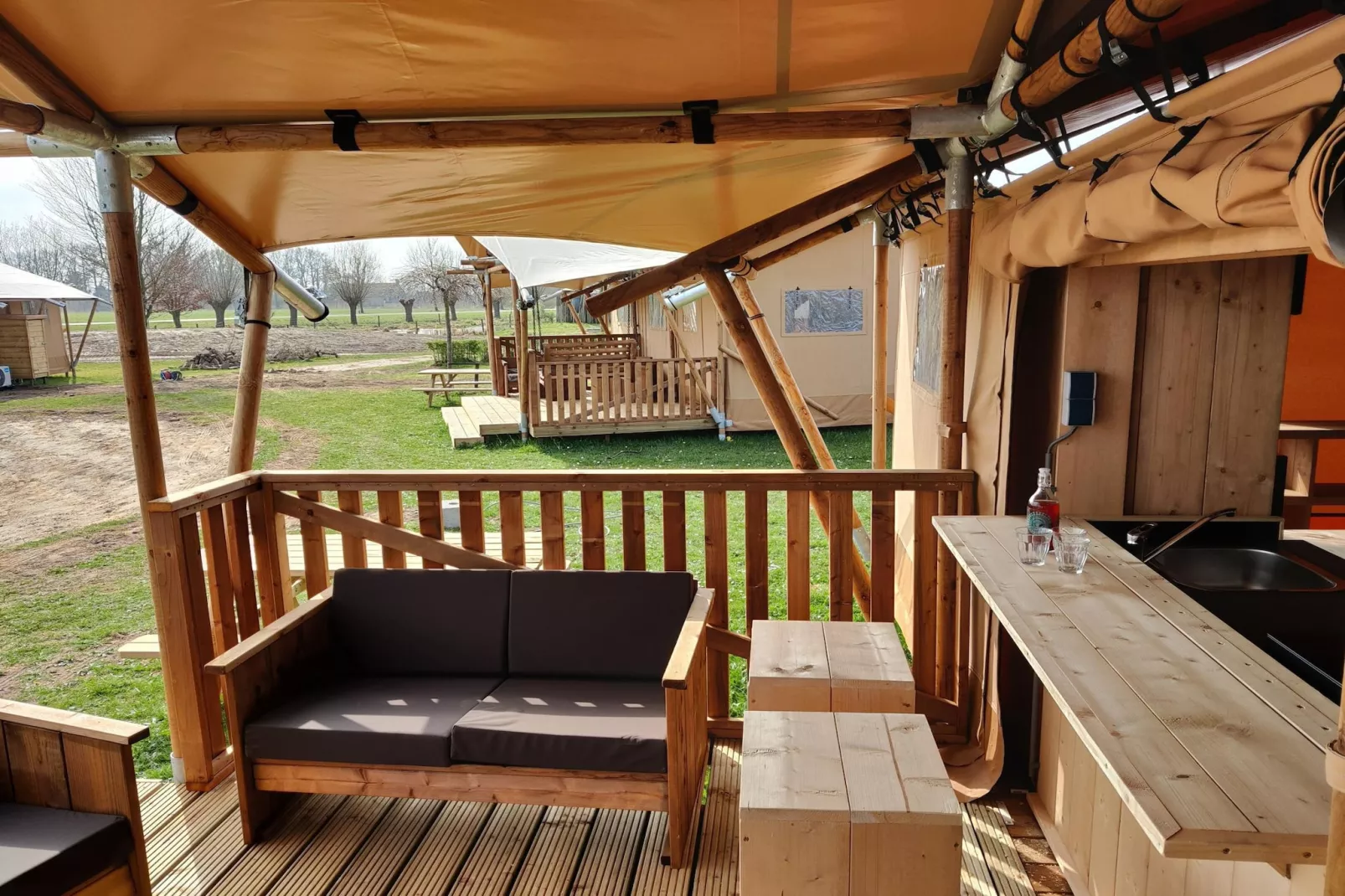 Vakantiepark Eigen Wijze 10-Terrace balcony